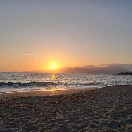 Maisonnette Au Bord De Belle D'agosta *